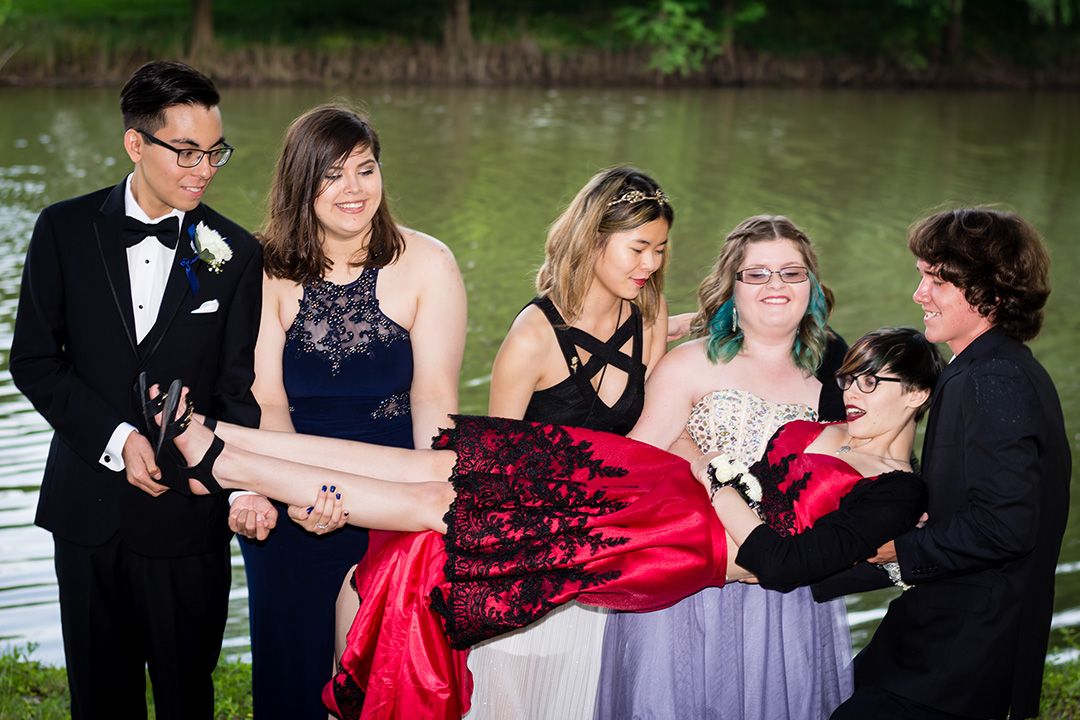 Prom pictures at UHCL on Bay Area