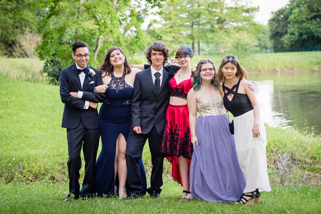 Prom pictures at UHCL on Bay Area